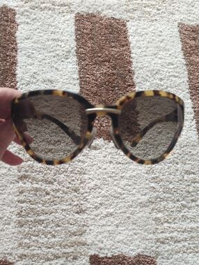 Prada PR 22VS Catwalk Tortoiseshell Women's Sunglasses - Stylish UV Protection